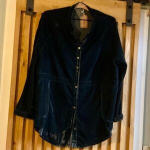 NATURAL LIFE Velvet Shirt in Black